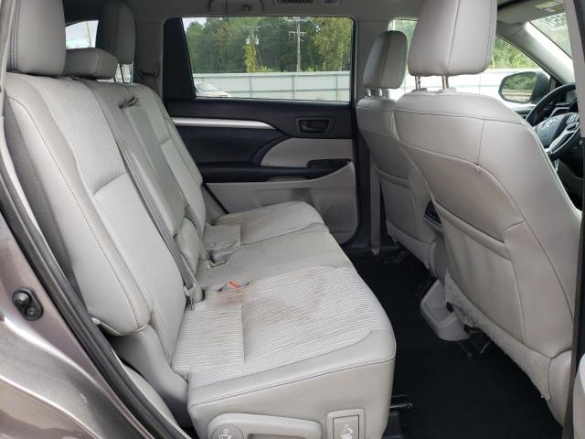 Photo 6 from auction – 2015 TOYOTA HIGHLANDER with VIN 5TDBKRFH5FS151751