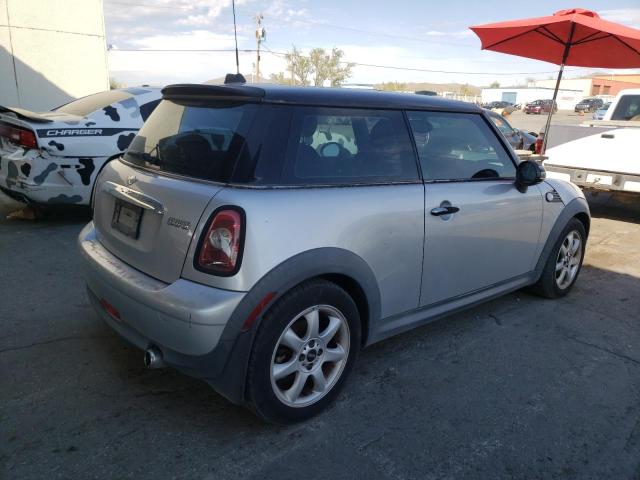 Photo 4 from auction – 2007 MINI COOPER with VIN WMWMF33547TT52996