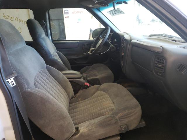 Photo 5 from auction – 2000 CHEVROLET BLAZER with VIN 1GNDT13W1Y2299228