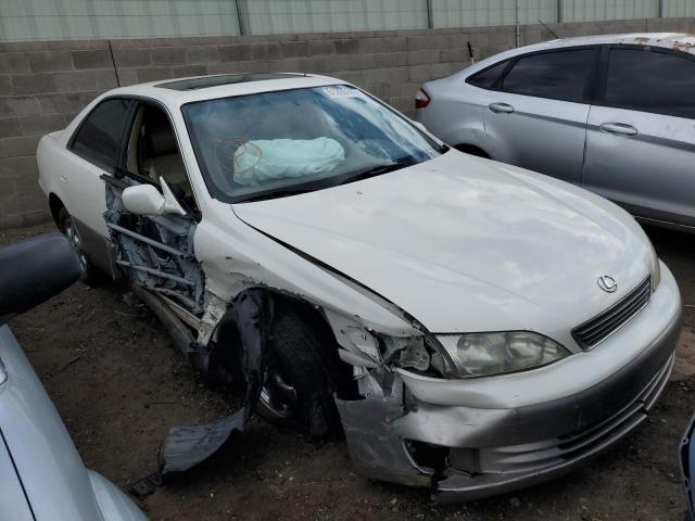 LEXUS ES 300 1998 with VIN JT8BF28G3W5013923 - Photo from auction