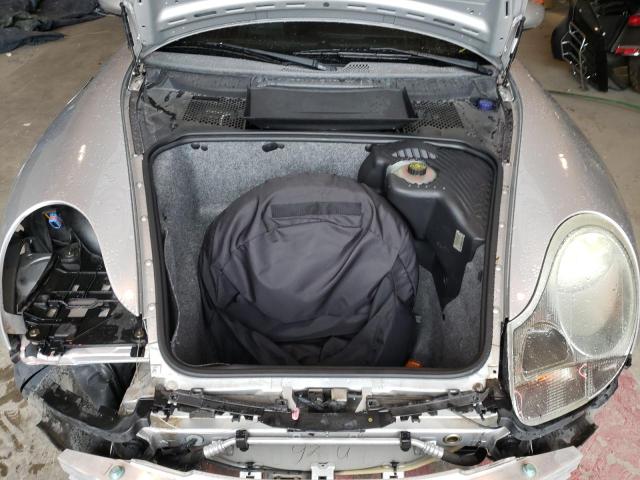 Photo 7 from auction – 2000 PORSCHE 911 CARRER with VIN WP0CA2995YS650367