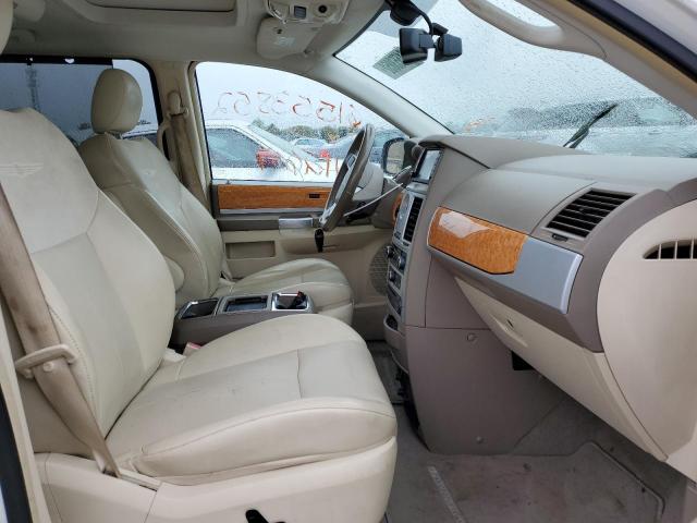 Photo 5 from auction – 2010 CHRYSLER TOWN & COU with VIN 2A4RR6DXXAR150030