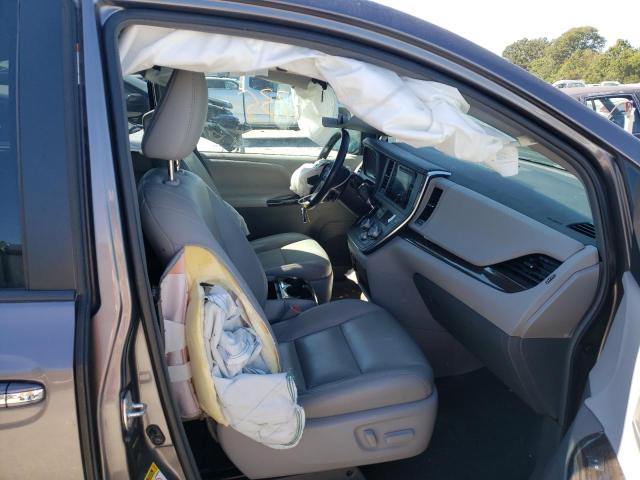 Photo 5 from auction – 2017 TOYOTA SIENNA XLE with VIN 5TDYZ3DC1HS897630