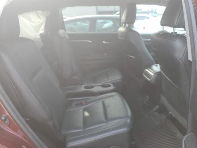 Photo 6 from auction – 2018 TOYOTA HIGHLANDER with VIN 5TDDZRFH3JS807717