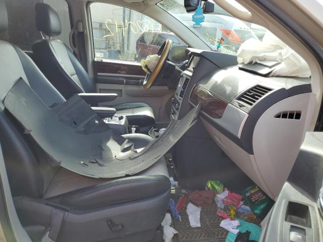 Photo 5 from auction – 2010 CHRYSLER TOWN & COU with VIN 2A4RR8D1XAR374535