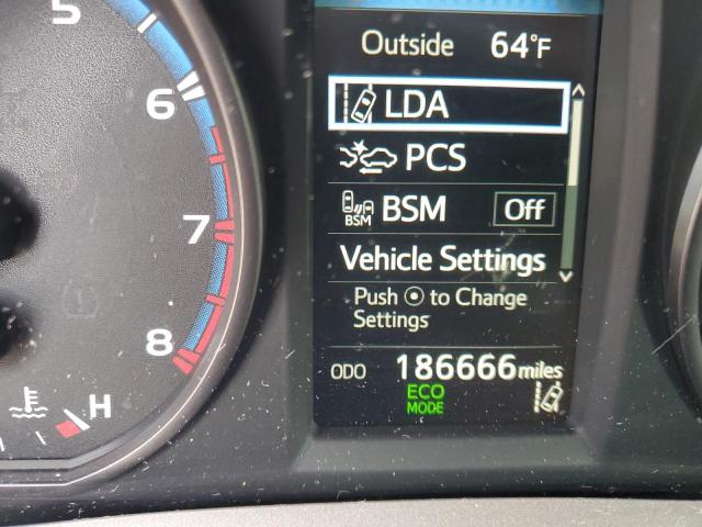 Photo 8 from auction – 2017 TOYOTA RAV4 XLE with VIN 2T3RFREV3HW669014