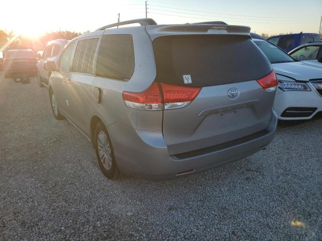 Photo 3 from auction – 2014 TOYOTA SIENNA XLE with VIN 5TDYK3DC6ES438402
