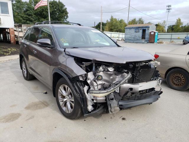 TOYOTA HIGHLANDER 2015 مع رقم تعريف المركبة 5TDBKRFH5FS151751 - صورة من المزاد