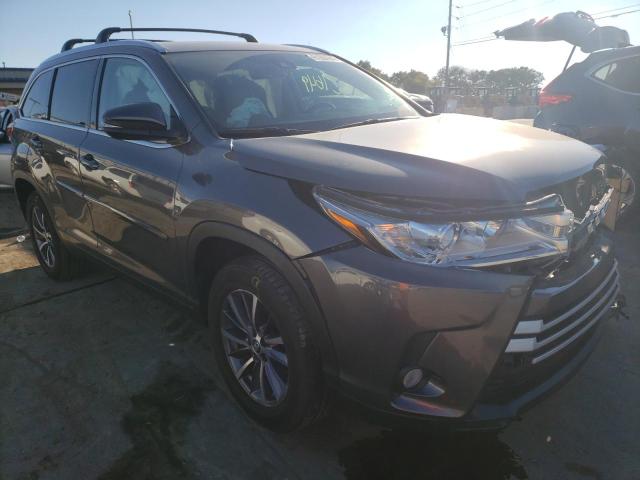 TOYOTA HIGHLANDER 2019 with VIN 5TDKZRFH0KS554459 - Photo from auction