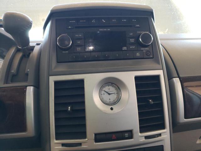 Photo 9 from auction – 2010 CHRYSLER TOWN & COU with VIN 2A4RR5D1XAR415163