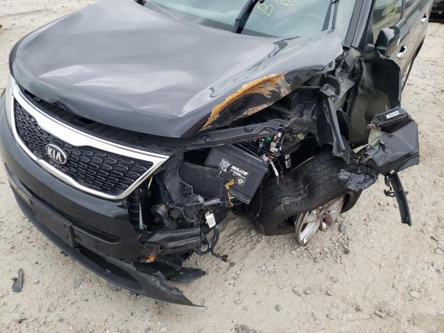 Photo 9 from auction – 2015 KIA SORENTO LX with VIN 5XYKTDA76FG649744