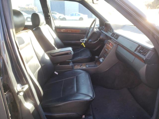 Photo 5 from auction – 1994 MERCEDES-BENZ E 320 with VIN WDBEA32E1RC060179