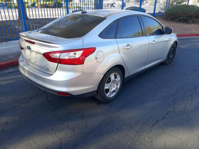 Photo 4 from auction – 2014 FORD FOCUS SE with VIN 1FADP3F22EL453619