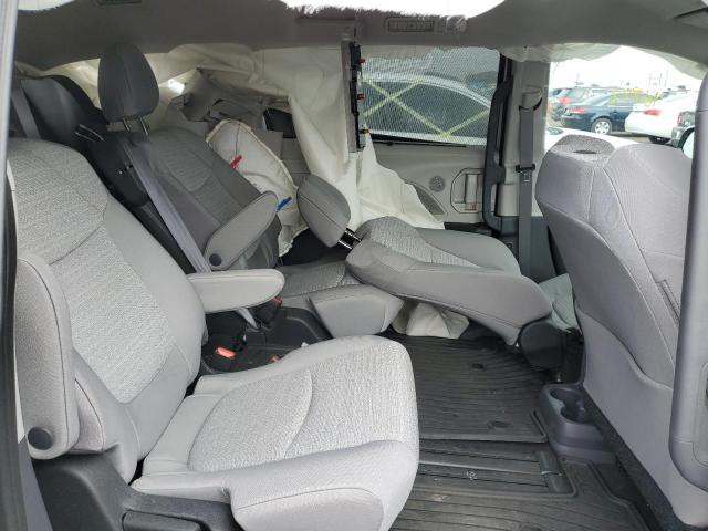 Photo 6 from auction – 2022 TOYOTA SIENNA LE with VIN 5TDKRKEC0NS092583