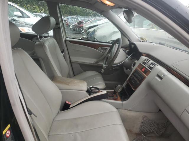 Photo 5 from auction – 2002 MERCEDES-BENZ E 320 with VIN WDBJH65J32X076676