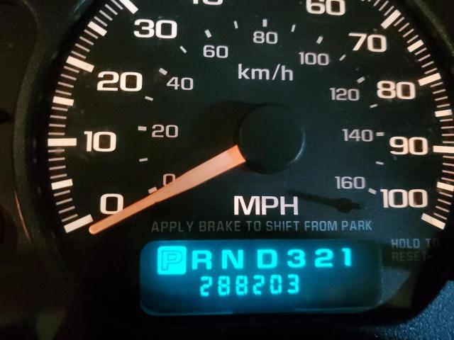 Photo 8 from auction – 2002 CHEVROLET SUBURBAN with VIN 3GNEC16Z22G153607