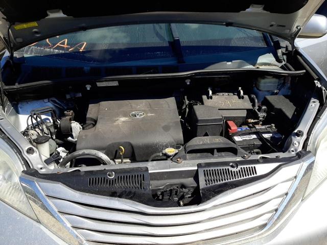 Photo 7 from auction – 2015 TOYOTA SIENNA LE with VIN 5TDKK3DC8FS552442