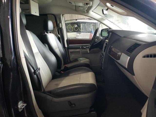 Photo 5 from auction – 2010 CHRYSLER TOWN & COU with VIN 2A4RR8D12AR380894