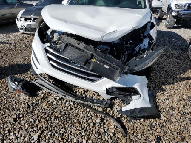 Photo 9 from auction – 2017 HYUNDAI TUCSON LIM with VIN KM8J3CA24HU486776