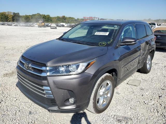 Photo 2 from auction – 2017 TOYOTA HIGHLANDER with VIN 5TDYZRFH8HS205231