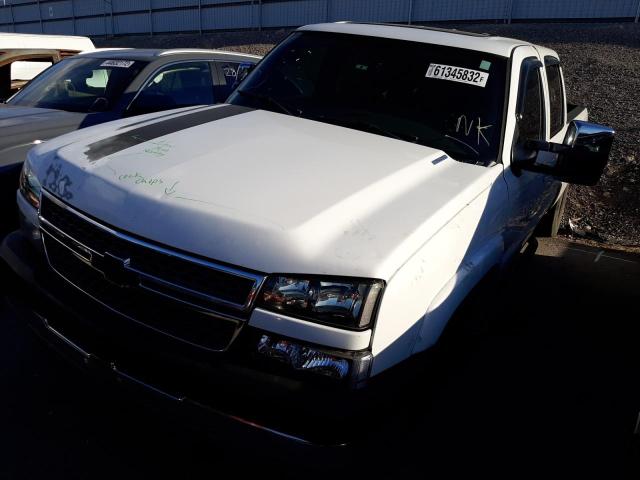 Photo 2 from auction – 2005 CHEVROLET SILVERADO with VIN 1GCHK23295F911017