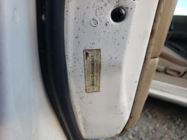 Photo 10 from auction – 2000 MAZDA 626 ES with VIN 1YVGF22D4Y5179094