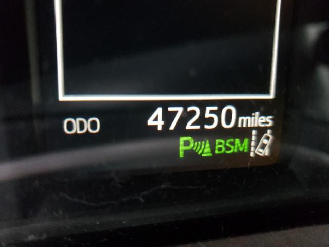 Photo 8 from auction – 2017 TOYOTA RAV4 LIMIT with VIN JTMDFREV7HJ700631