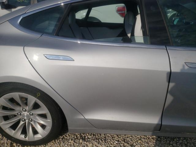 Photo 6 from auction – 2017 TESLA MODEL S with VIN 5YJSA1E23HF200471