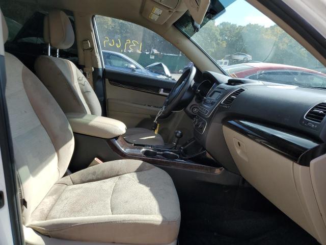 Photo 5 from auction – 2015 KIA SORENTO LX with VIN 5XYKT3A67FG644067