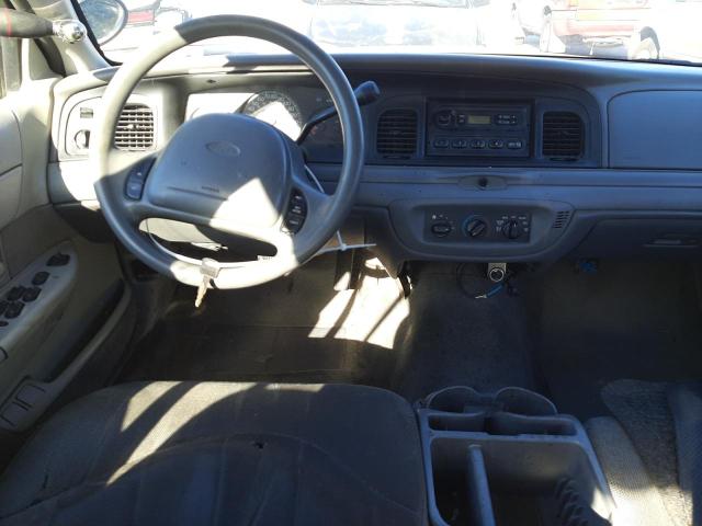 Photo 9 from auction – 2000 FORD CROWN VICT with VIN 2FAFP71W3YX146400