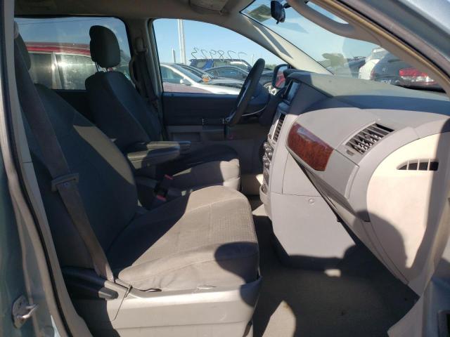 Photo 5 from auction – 2010 CHRYSLER TOWN & COU with VIN 2A4RR2D11AR375165