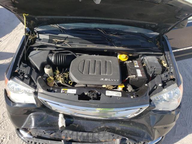 Photo 7 from auction – 2016 CHRYSLER TOWN & COU with VIN 2C4RC1BG3GR231702