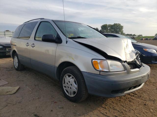 TOYOTA SIENNA LE 2001 with VIN 4T3ZF13C01U335290 - Photo from auction