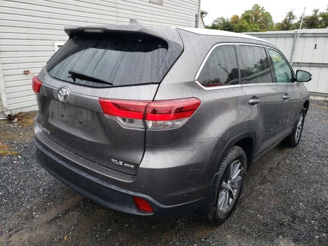 Photo 4 from auction – 2018 TOYOTA HIGHLANDER with VIN 5TDJZRFH1JS559566