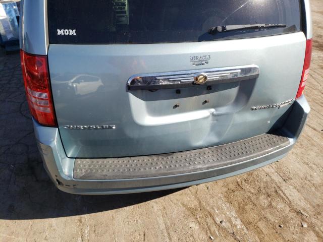 Photo 9 from auction – 2010 CHRYSLER TOWN & COU with VIN 2A4RR2D11AR375165