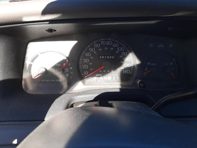 Photo 8 from auction – 2000 FORD CROWN VICT with VIN 2FAFP71W3YX146400