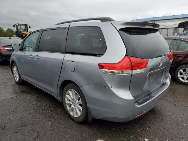 Photo 3 from auction – 2013 TOYOTA SIENNA XLE with VIN 5TDDK3DC9DS054787