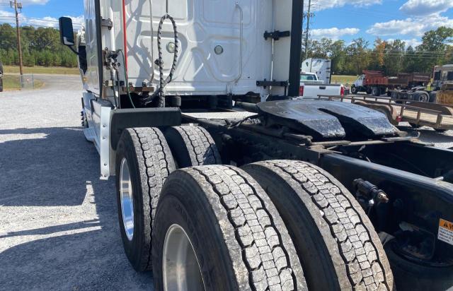 Photo 3 from auction – 2015 FREIGHTLINER CASCADIA 1 with VIN 3AKJGLD5XFSGB1163