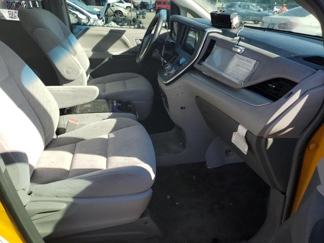 Photo 5 from auction – 2017 TOYOTA SIENNA LE with VIN 5TDKZ3DC9HS786040