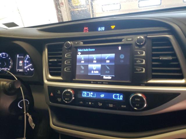 Photo 9 from auction – 2018 TOYOTA HIGHLANDER with VIN 5TDBZRFH8JS877561