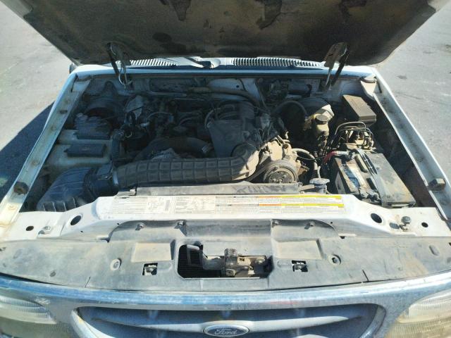 Photo 7 from auction – 2000 FORD EXPLORER with VIN 1FMZU73X5YZB74310