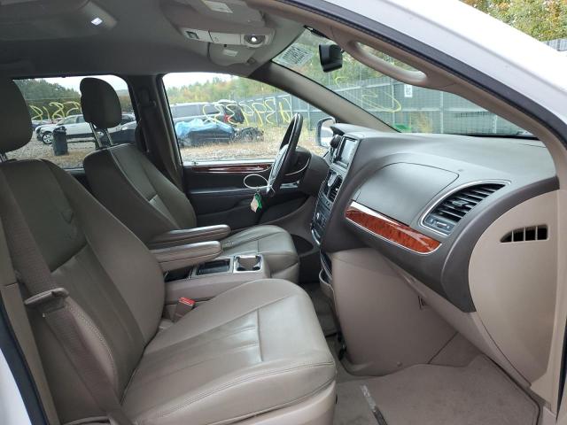 Photo 5 from auction – 2016 CHRYSLER TOWN & COU with VIN 2C4RC1BG8GR287201