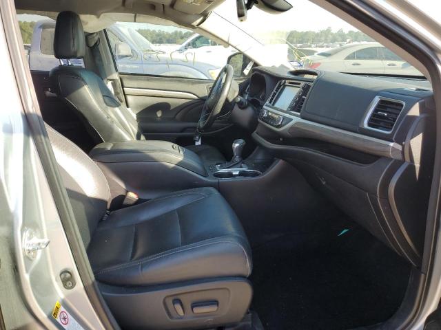 Photo 5 from auction – 2017 TOYOTA HIGHLANDER with VIN 5TDDZRFH7HS473198
