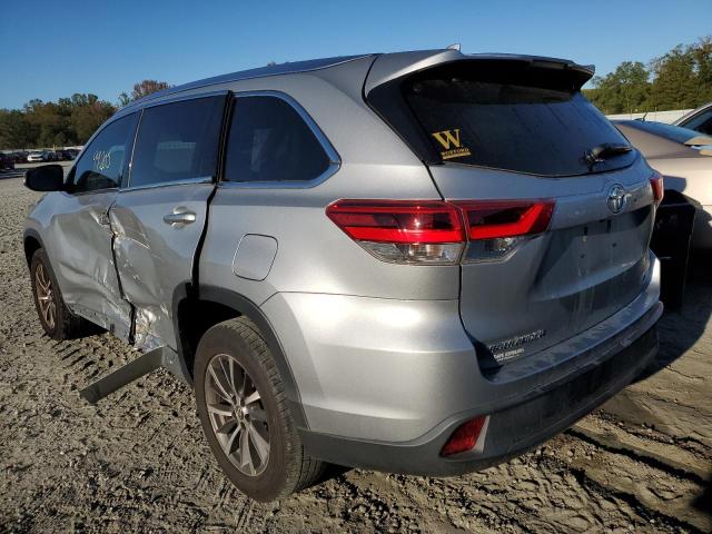 Photo 3 from auction – 2017 TOYOTA HIGHLANDER with VIN 5TDKZRFH8HS189618