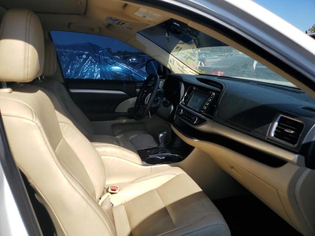 Photo 5 from auction – 2019 TOYOTA HIGHLANDER with VIN 5TDKZRFH7KS562218