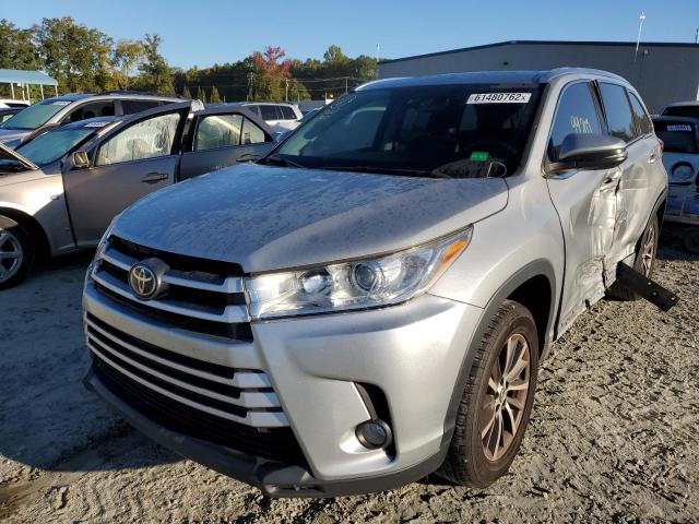 Photo 2 from auction – 2017 TOYOTA HIGHLANDER with VIN 5TDKZRFH8HS189618