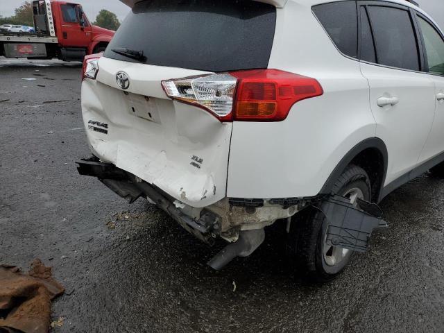 Photo 9 from auction – 2015 TOYOTA RAV4 XLE with VIN JTMRFREV8FD122623