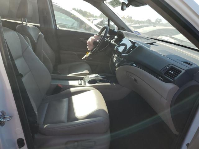 Photo 5 from auction – 2019 HONDA PILOT TOUR with VIN 5FNYF5H63KB011604