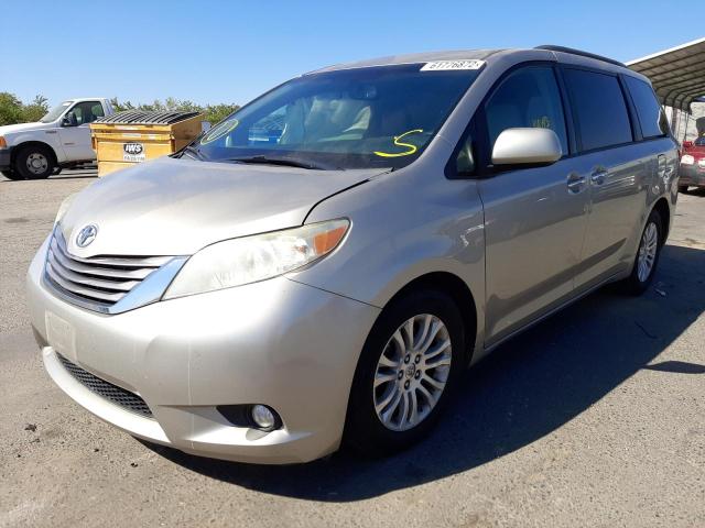 Photo 2 from auction – 2015 TOYOTA SIENNA XLE with VIN 5TDYK3DC7FS601138