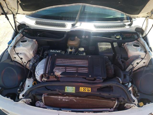 Photo 7 from auction – 2006 MINI COOPER S with VIN WMWRE33556TJ33844